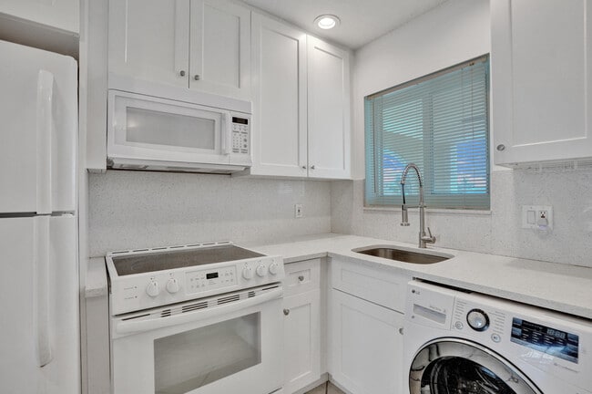 Foto del edificio - 2311 NE 36th St