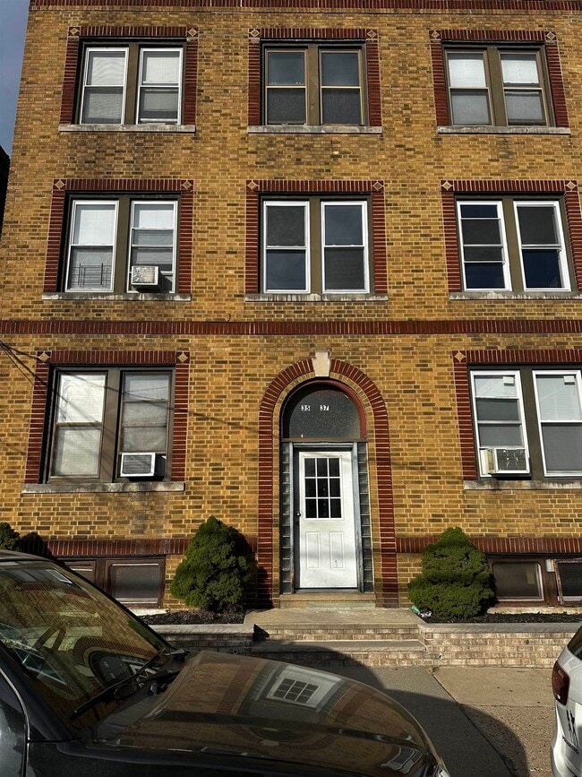 Building Photo - 35-37-37 E 19th St