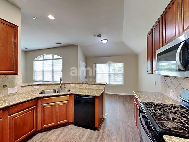 Foto del edificio - 8812 Sun Haven Ln