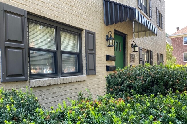 Photo - 2619 Espy Ave Apartment