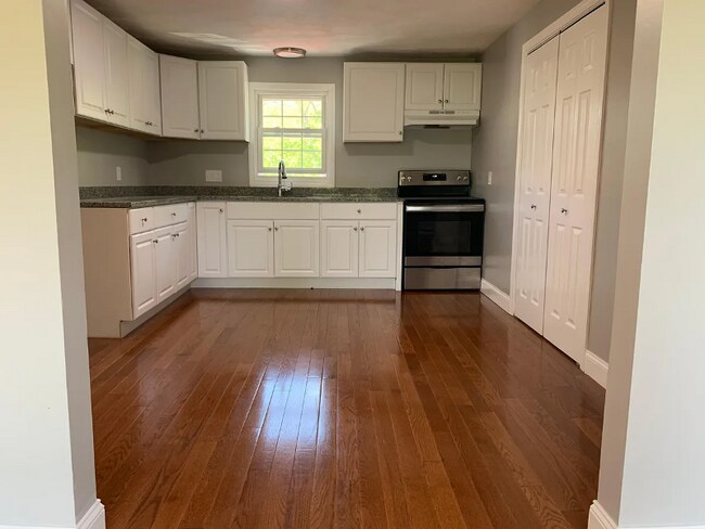 Building Photo - 58 Viscoloid Ave