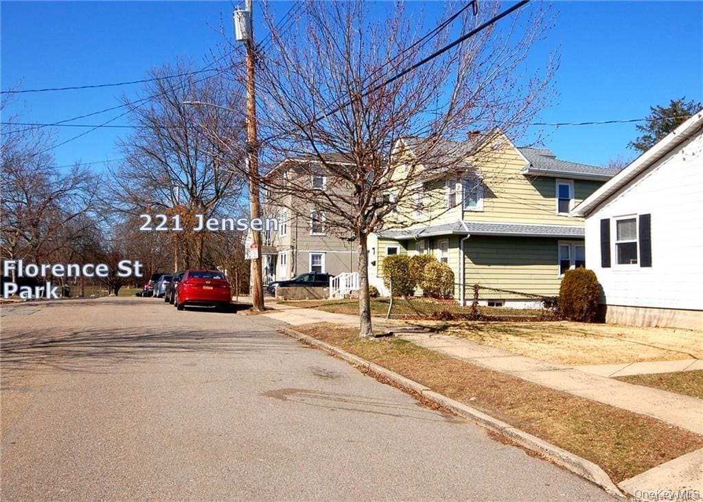 Building Photo - 221 Jensen Ave