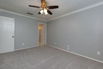 Building Photo - 1003 Country Park Dr