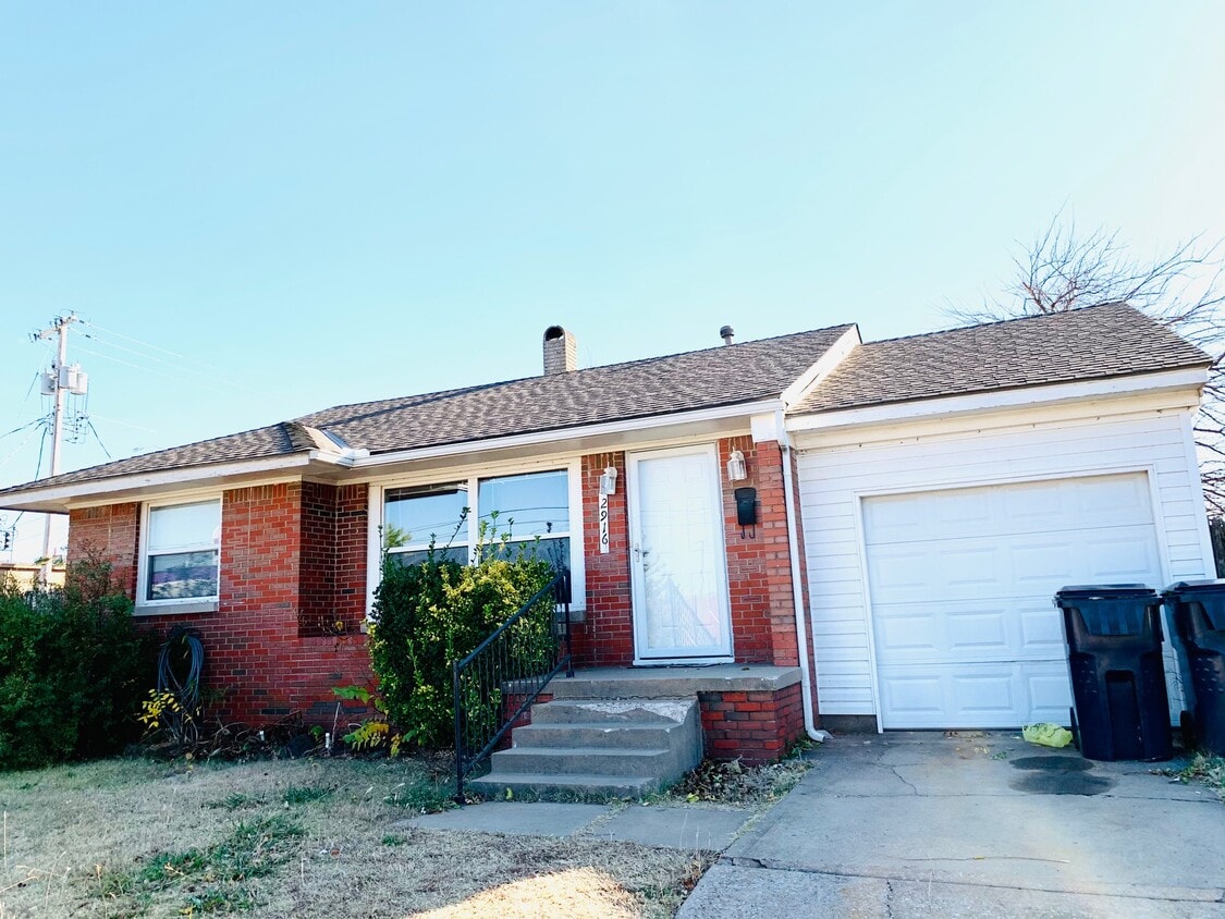 Primary Photo - 2916 NW 67th St
