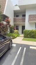 Building Photo - 4031 N Cypress Dr