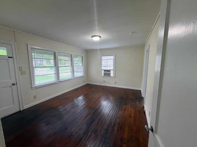 Building Photo - 1701 N Troup St