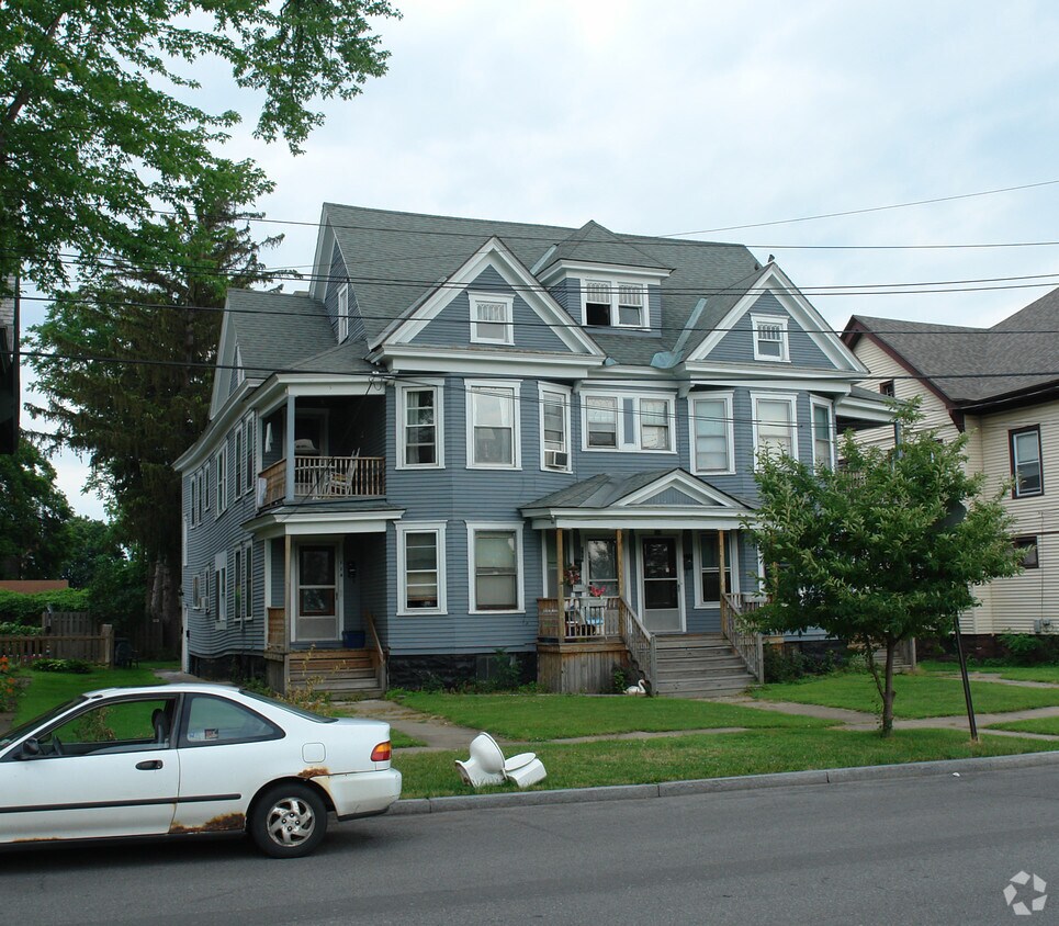 Foto principal - 108 Coleridge Ave