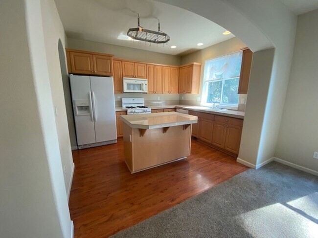 Foto del edificio - Large home SW Bend