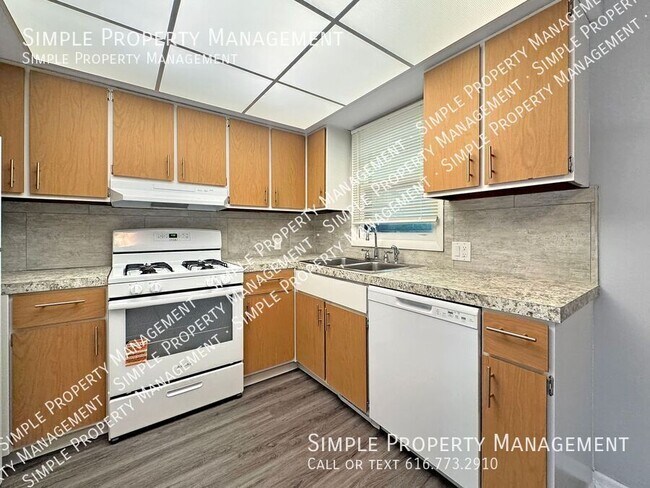 Foto del edificio - 1722 Diamond Ave NE
