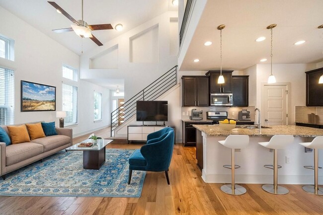 Foto del edificio - 1408 Casa Dr