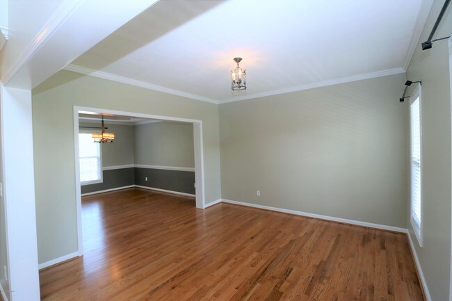 Building Photo - 106 London Berry Ln