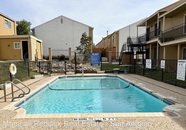 Building Photo - 2 br, 1 bath House - 923 Vance Jackson Apt...