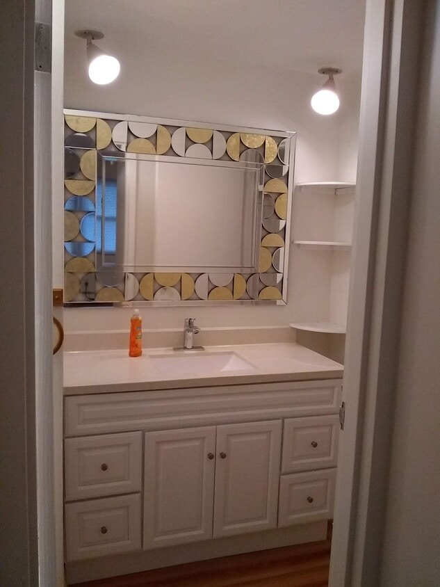 Building Photo - 340 Main St