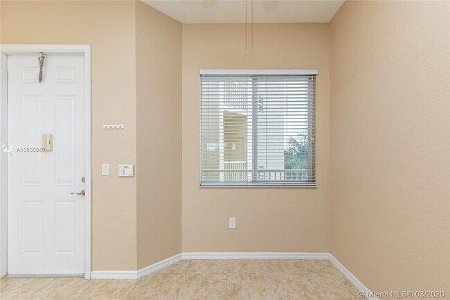 Foto del edificio - 3600 Oaks Clubhouse Dr