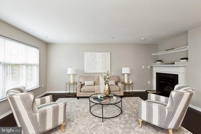 Foto del edificio - 124 Emory Woods Ct