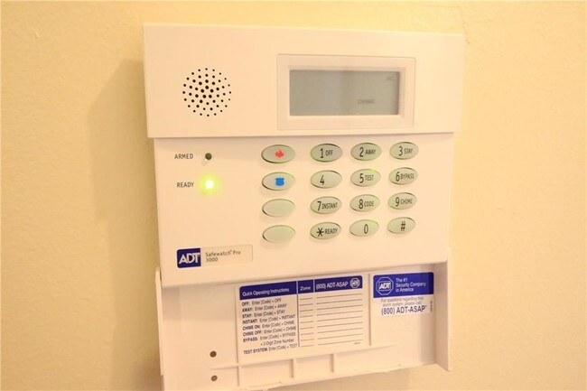 Foto del edificio - 16534 Stahelin Ave