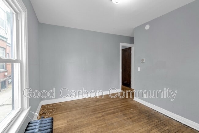 Foto del edificio - 328 Elmwood Ave