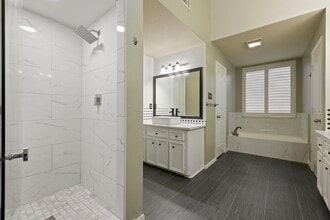 Building Photo - 2807 4 Pines Dr