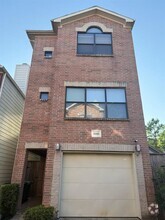 Building Photo - 8686 Meadowcroft Dr