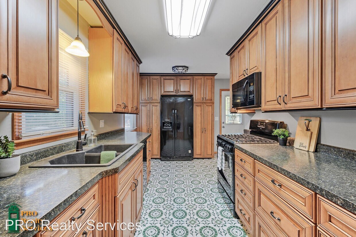 Primary Photo - 4 br, 1 bath House - 11166 Arrowhead St NW