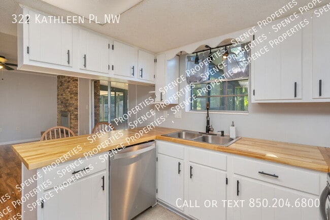 Foto del edificio - 322 Kathleen Pl NW