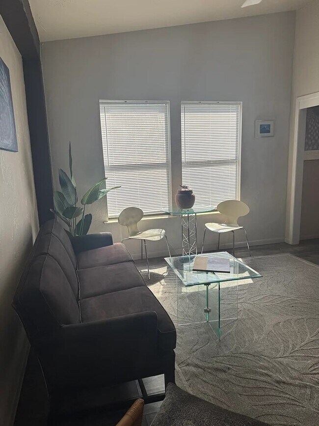 Foto del edificio - 302 Riverhill Blvd