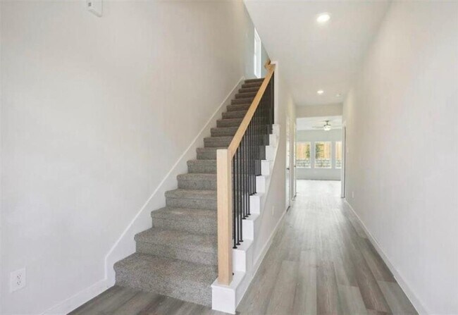Building Photo - 15529 Olive Ter Trl