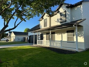 Building Photo - 2607 S Bluegrass Dr