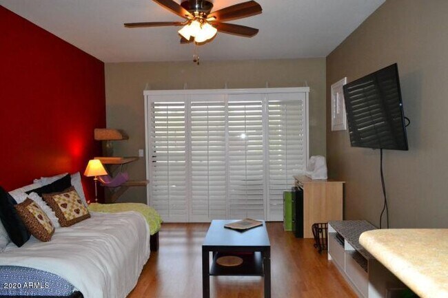 Foto del edificio - 1295 N Ash St
