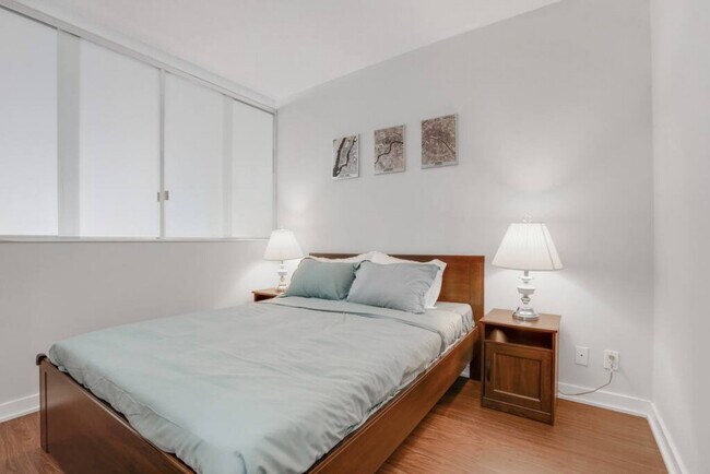 Photo du bâtiment - 444 W 6th Ave