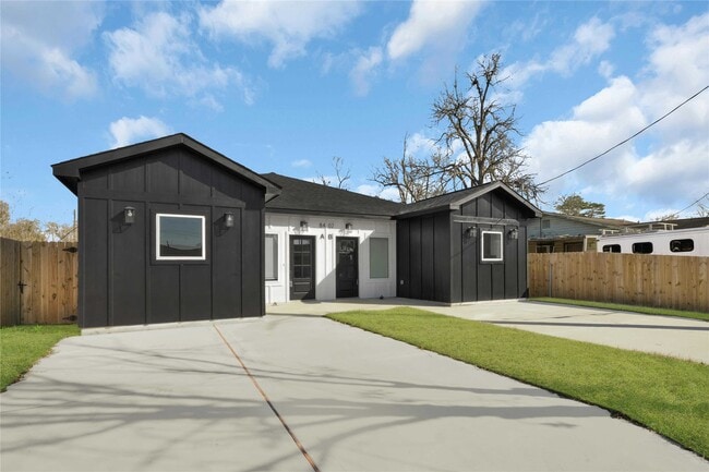 Building Photo - 8402 Double