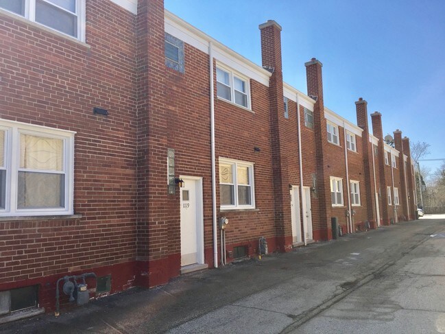 Foto del edificio - 1113-1119 Waukegan Rd