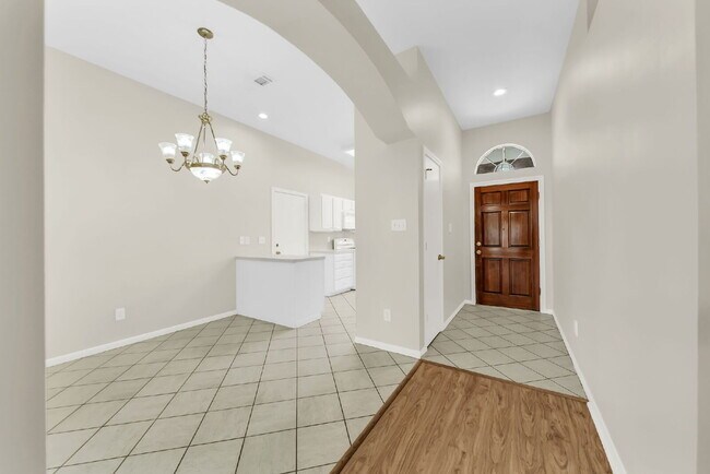 Foto del edificio - FOR LEASE in Seven Coves near Lake Conroe! Enjoy resort-style living with access to a marina, com...