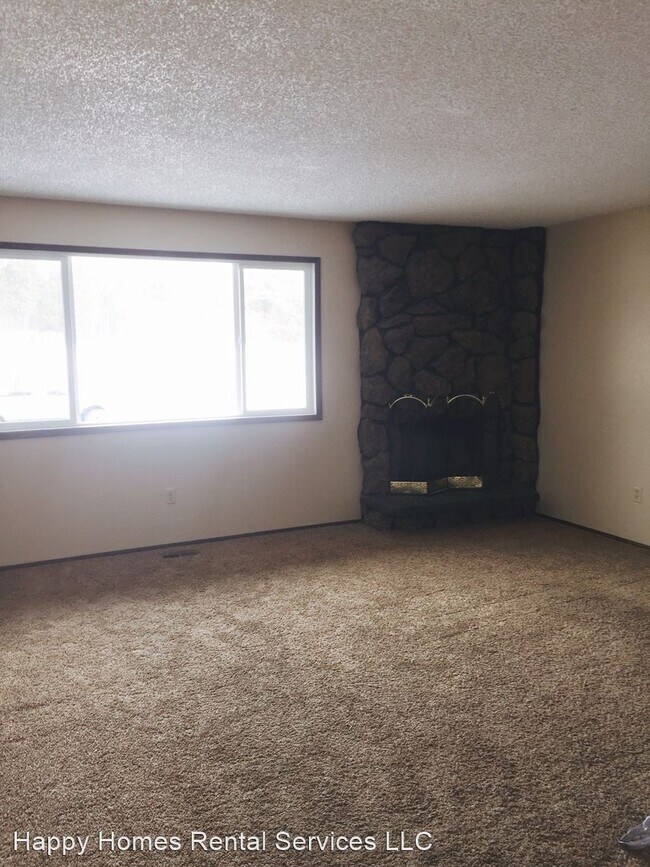Building Photo - 2 br, 1.5 bath House - 2056 Fairway Drive