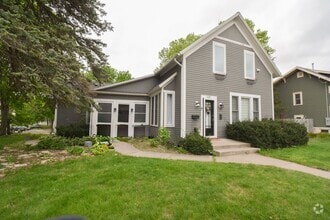 Building Photo - 620 7th St SW