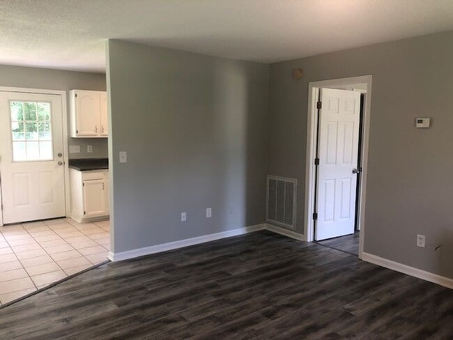 Building Photo - Renovated 4 Bedroom 2 Bath Home for Rent!!