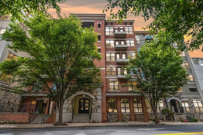 Building Photo - 1803 Broadway