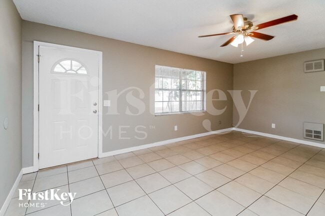 Foto del edificio - 3639 Shalimar Ct