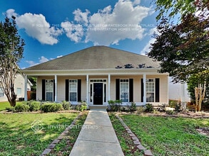 Building Photo - 2015 Towne Park Dr