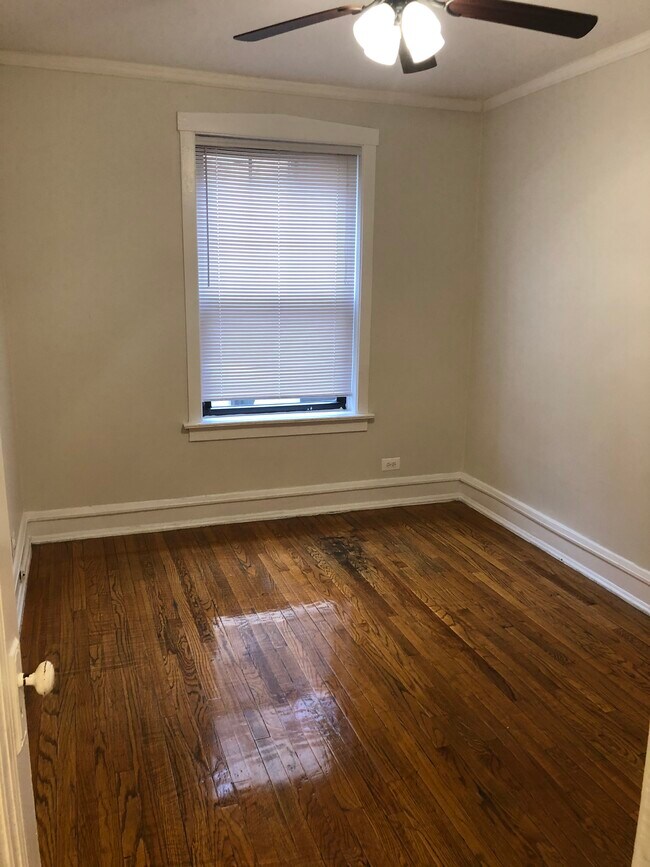 Foto del edificio - 6374 N Hermitage Ave