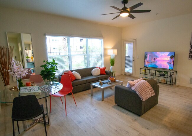 Foto del edificio - Stone Avenue Standard-Students Only!