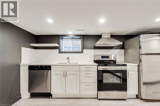 Photo du bâtiment - 183 Maplewood Ave