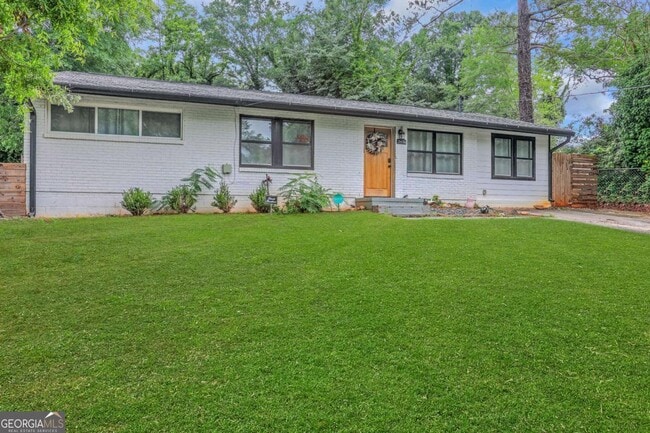 Building Photo - 3436 Pinehill Dr