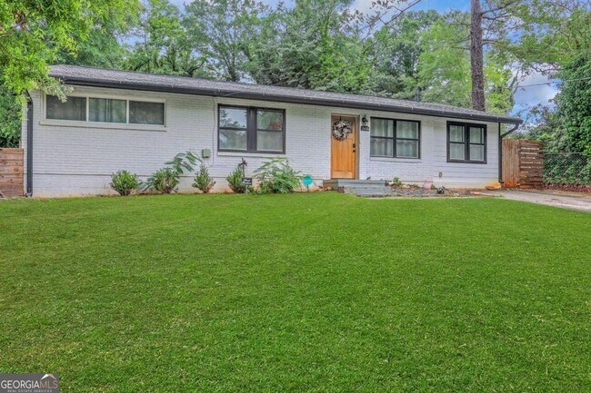 Foto del edificio - 3436 Pinehill Dr