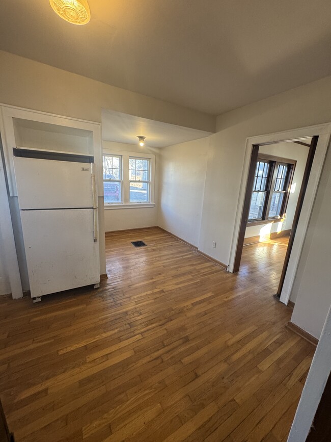 Building Photo - 1620 SW Topeka Blvd