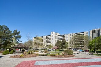 Building Photo - 115 Cherryhill Blvd