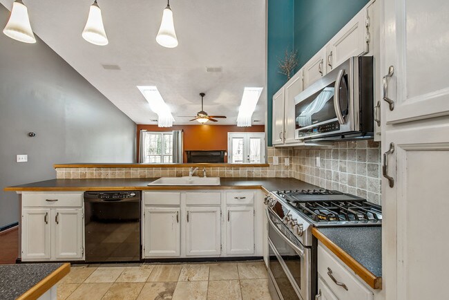 Foto del edificio - 4885 Hampton Square Dr