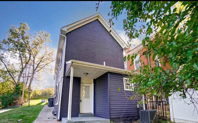 Photo - 74 18th St House