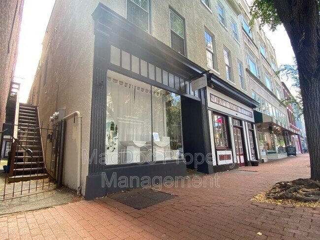 Foto del edificio - 806 Caroline St