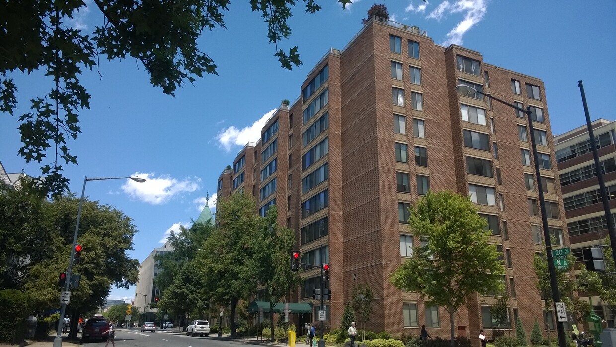 Primary Photo - 1301 20th St NW